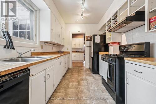143 Norfolk Street, Guelph (Downtown), ON - Indoor Photo Showing Kitchen With Double Sink