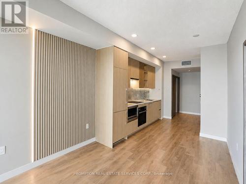 2115 - 85 Mcmahon Drive, Toronto, ON - Indoor Photo Showing Kitchen