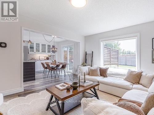 Family Room - 6 Steinway Drive, Scugog, ON - Indoor Photo Showing Living Room