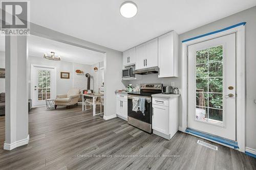 274 Water Street, Guelph (Dovercliffe Park/Old University), ON - Indoor Photo Showing Kitchen