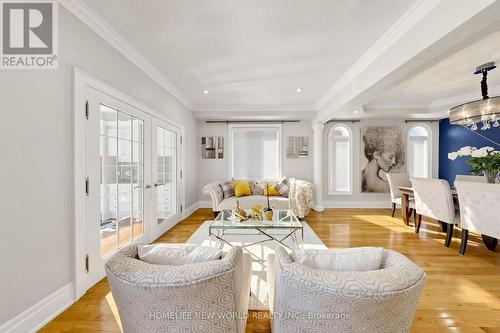 32 Casa Nova Drive, Vaughan, ON - Indoor Photo Showing Living Room
