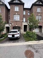 69 GORDON CIRCLE Newmarket, ON L3Y 0C9