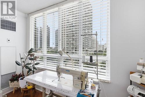312 - 2285 Lake Shore Boulevard W, Toronto, ON - Indoor
