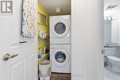 312 - 2285 Lake Shore Boulevard W, Toronto, ON - Indoor Photo Showing Laundry Room