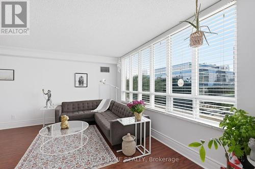 312 - 2285 Lake Shore Boulevard W, Toronto, ON - Indoor