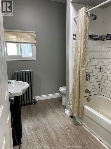 669 Marentette Unit# Main, Windsor, ON - Indoor Photo Showing Bathroom