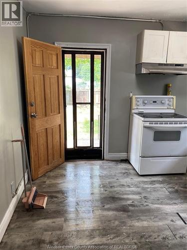 669 Marentette Unit# Main, Windsor, ON - Indoor Photo Showing Kitchen
