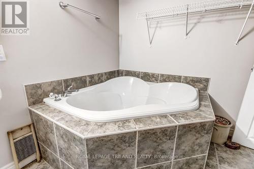 3 Gregory Place, St. Thomas, ON - Indoor Photo Showing Bathroom
