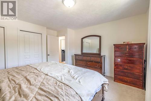 221 2Nd Avenue W, Owen Sound, ON - Indoor Photo Showing Bedroom