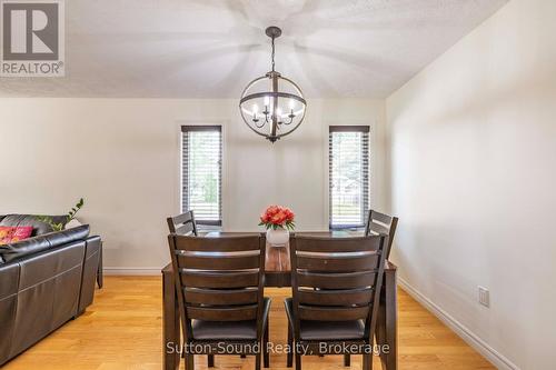 221 2Nd Avenue W, Owen Sound, ON - Indoor Photo Showing Dining Room
