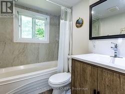 Main Floor 4 Piece Bathroom - 