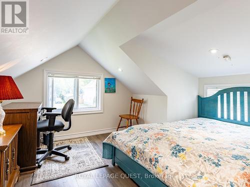 Upper level bedroom/office - 239 Front Street S, Orillia, ON - Indoor Photo Showing Bedroom