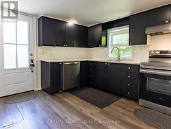 Modern Kitchen - 