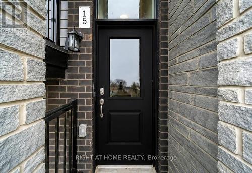 15 - 590 North Service Road, Hamilton, ON - Outdoor