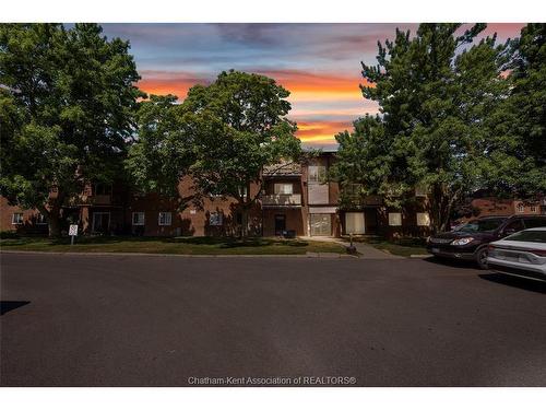 203-63 Baldoon Road, Chatham, ON - Outdoor
