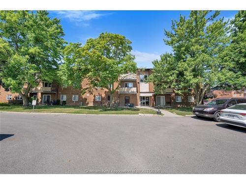 203-63 Baldoon Road, Chatham, ON - Outdoor