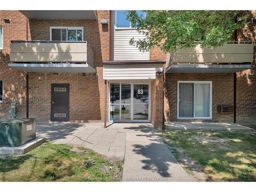 203-63 Baldoon Road, Chatham, ON - Outdoor
