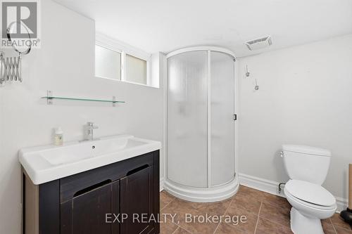 129 East 25Th Street, Hamilton (Eastmount), ON - Indoor Photo Showing Bathroom