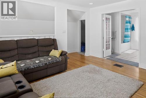 852 Reedmere, Windsor, ON - Indoor