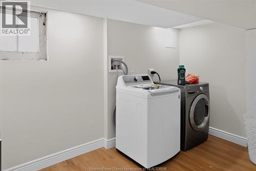852 Reedmere, Windsor, ON - Indoor Photo Showing Laundry Room