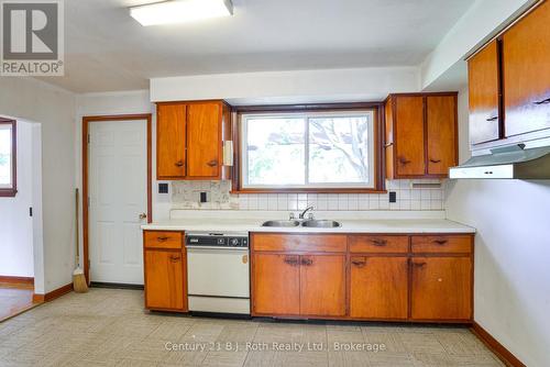 398 Old Muskoka Road, Orillia, ON - Indoor Photo Showing Kitchen With Double Sink
