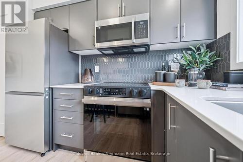 96 - 940 St David Street, Centre Wellington (Fergus), ON - Indoor Photo Showing Kitchen With Stainless Steel Kitchen With Upgraded Kitchen