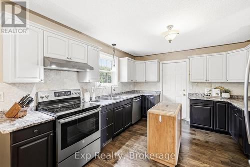 7402 Byers Road, Hamilton Township, ON - Indoor Photo Showing Kitchen With Upgraded Kitchen