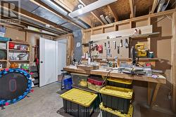Utility room with Workbench - 