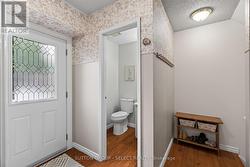 2-pc Powder room by the entry way - 