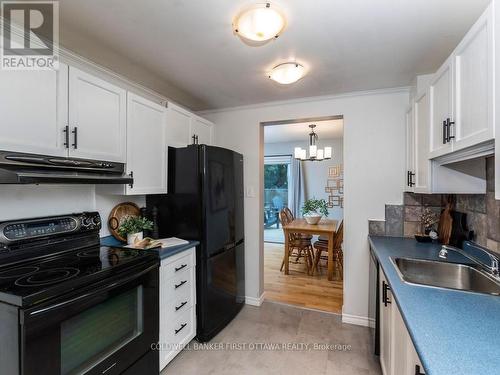 75 Sundback Lane, Ottawa, ON - Indoor Photo Showing Kitchen