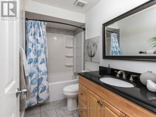 75 Sundback Lane, Ottawa, ON - Indoor Photo Showing Bathroom