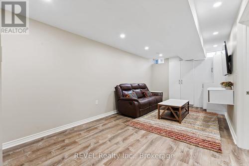 25 Colonel Lyall Street, St. Catharines (Secord Woods), ON - Indoor