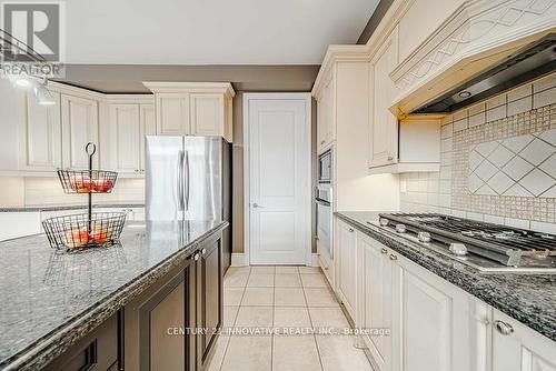 4 Aquilina Court, Ajax, ON - Indoor Photo Showing Kitchen With Upgraded Kitchen