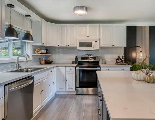 1049 Indian Road North, Sarnia, ON 