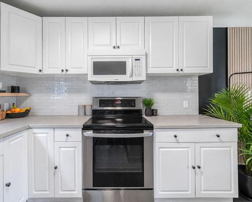 1049 Indian Road North, Sarnia, ON 