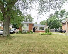 1049 INDIAN Road NORTH Sarnia, ON N7V 4C4