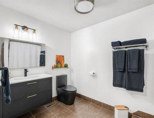 1049 Indian Road North, Sarnia, ON 
