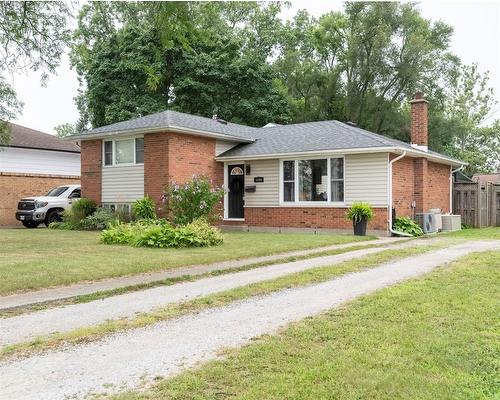 1049 Indian Road North, Sarnia, ON 