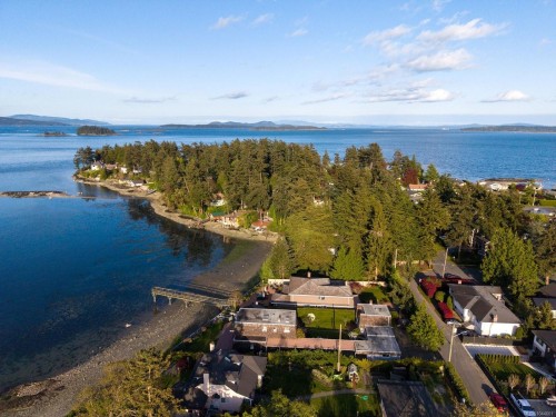 2444 Whidby Lane, Sidney, BC 