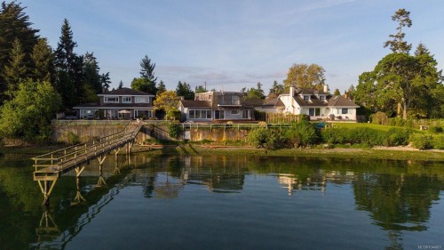 2444 Whidby Lane, Sidney, BC 
