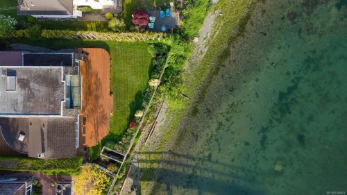 2444 Whidby Lane, Sidney, BC 