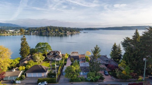 2444 Whidby Lane, Sidney, BC 