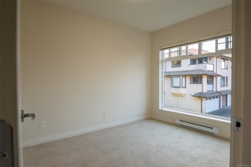 #202-2380 Brethour Ave, Sidney, BC - Indoor Photo Showing Other Room