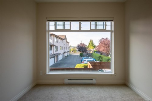 #202-2380 Brethour Ave, Sidney, BC - Indoor Photo Showing Other Room