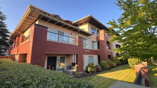 #202-2380 Brethour Ave, Sidney, BC - Outdoor