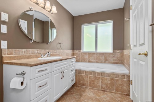 228 Maryland Rd, Campbell River, BC 