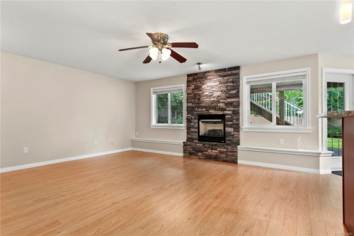 228 Maryland Rd, Campbell River, BC 