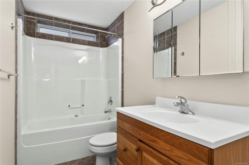 228 Maryland Rd, Campbell River, BC 