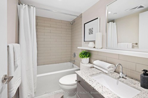 312-160 Flemington Road, Toronto, ON - Indoor Photo Showing Bathroom