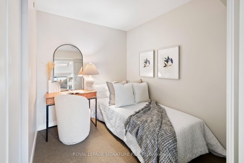 312-160 Flemington Road, Toronto, ON - Indoor Photo Showing Bedroom